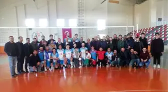 Adilcevaz'ın voleybol takımı kadrosunu güçlendirdi