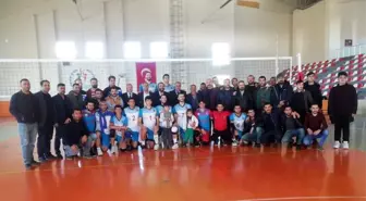 Adilcevaz'ın voleybol takımı kadrosunu güçlendirdi