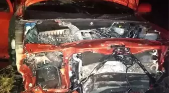 Afyonkarahisar'da otomobil ile hafif ticari araç çarpıştı: 4 ölü, 2 yaralı