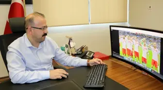 Başhekim Akkurt, AA'nın 'Yılın Fotoğrafları' oylamasına katıldı