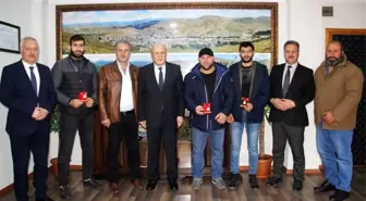 Başkan Pekmezci şampiyonları ödüllendirdi