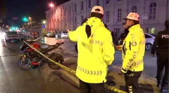 Beşiktaş'ta motosiklet polis aracına çarptı: 2 yaralı