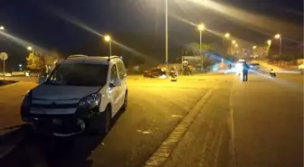 Denizli'de hafif ticari araç otomobille çarpıştı: 1 ölü, 2 yaralı