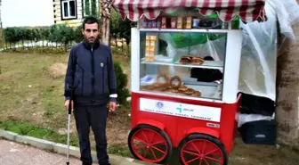 Engelli simitçi çalınan 'ekmek teknesinin' yerine yenisine kavuştu