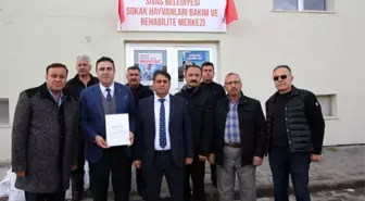 Hayvan barınağına 1 ton yem bağışlandı