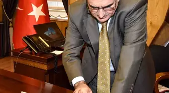 Kahramanmaraş Valisi Vahdettin Özkan, AA'nın 'Yılın Fotoğrafları' oylamasına katıldı