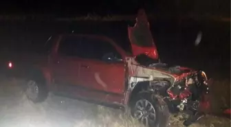 Kamyonetle otomobil çarpıştı: 4 ölü, 2 yaralı