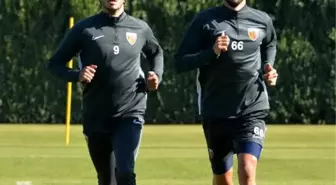 Kayserispor'da Umut Bulut ve Şamil Çinaz antrenmana çıktı