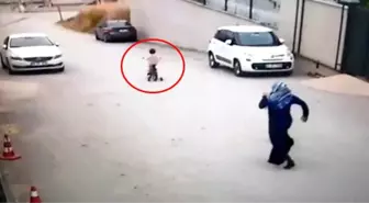 Kızını kurtarmak için peşinden koşan annenin yüreği ağzına geldi