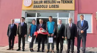 Okulda hayvan sağlığı kliniği Vali Yazıcı tarafından açıldı