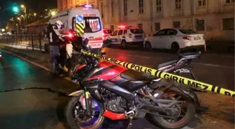 Polis aracına çarpan motosikletteki iki kişi yaralandı