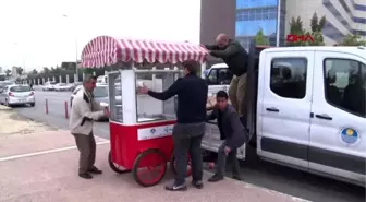 Tezgahı çalınan engelli simitçiye, yardım eli