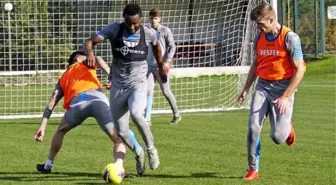 Trabzonspor'da kadroda yer almayanlar antrenman yaptı