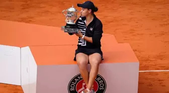 Yılın kadın tenisçisi Ash Barty
