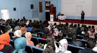 Ağrı İbrahim Çeçen Üniversitesi'nde 'Sosyal Medya'nın obezite üzerine etkileri' konferansı...