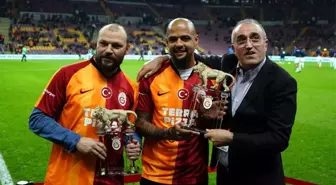 Felipe Melo ve Tomas Ujfalusi'ye plaket