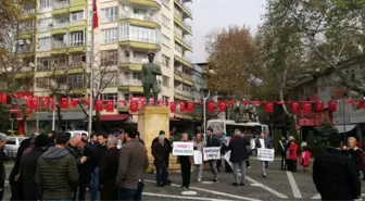 Ev sahibi olmak isterken dolandırıldıklarını iddia eden vatandaşlardan pankartlı eylem