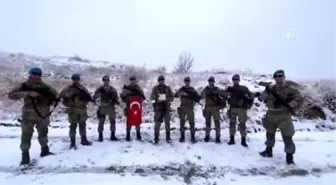 Komandolardan öğrencilere videolu mesaj