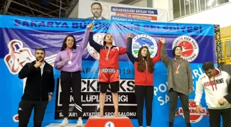 Bayanlar Kick Boks Şampiyonasında ikinci oldu