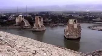 Hasankeyf'teki 609 yıllık Er- Rızk Camisi'nin ana gövdesi taşındı