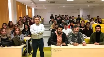 30 yıllık askerlik kariyerini bırakıp iki oğluyla aynı üniversiteye giden baba çevresinden takdir topladı