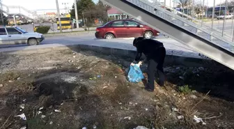 Karapınar'da öğrencilerden çevre temizliği