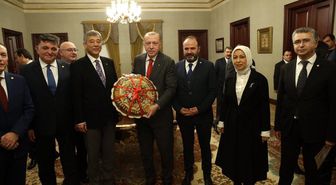 Türk Eczacılar Birliği Heyeti Cumhurbaşkanı'nı Ziyaret etti