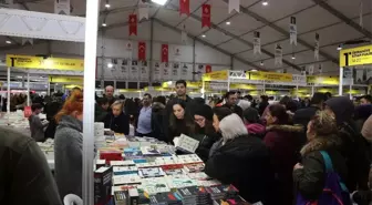 1. Ümraniye Kitap Fuarı, 2 günde 35 bin kitapseveri ağırladı