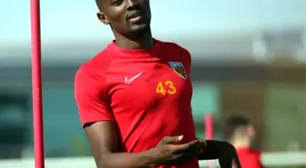 Bernard Mensah devreyi kapattı