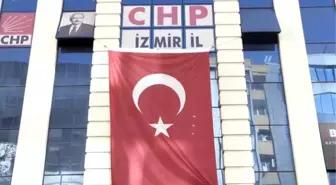 CHP'den FETÖ suçlamasıyla tutuklanan Urla Belediye Başkanı Oğuz'a destek