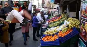 Market çalışanı, parasını vermeden meyve yiyen turisti bıçakladı