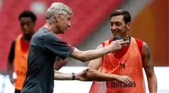 Arsene Wenger'den Mesut Özil'e 'ifade özgürlüğü' desteği