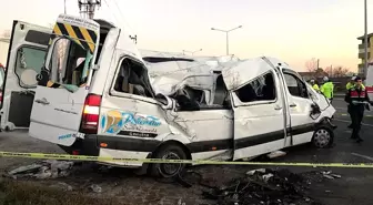 Samsun'da öğrenci servisi devrildi: 2 ölü, 10 yaralı