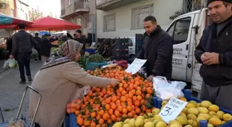 Soğuk havalar Denizli'de pazar tezgahlarını olumsuz etkiledi