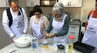 Adıyaman Belediye Başkanı Kılınç engelli çocuklarla kek yaptı