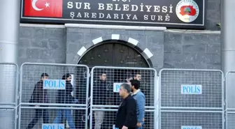 HDP'li Sur Belediye Başkanı Filiz Buluttekin gözaltına alındı