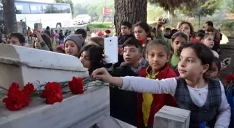 Kuşadalı Mahmut Esat Bozkurt mezarı başında anıldı