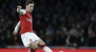 Çinli NetEase firması Mesut Özil'i Pro Evolution Soccer (PES) 2020 oyunundan çıkardı