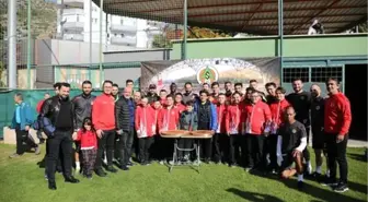 Özel sporcular Aytemiz Alanyaspor antrenmanını izledi