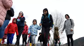 Büyükşehrin stresinden uzaklaşıp Bilecik'te köy hayatının tadına vardılar