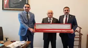 Kaymakam Karakaş ve Belediye Başkanı Hakanoğlu, CB Yüksek İstişare Kurulu Üyesi Cemil Çiçek'i...