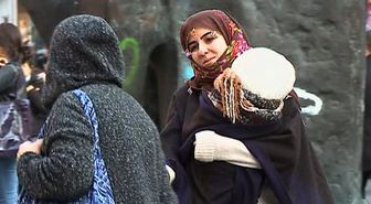 Dilenci kılığına giren CNN Türk muhabirine, kağıt toplayıcısından ahlaksız teklif: Beraber olalım mı?