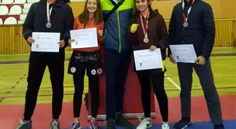 Kick Boks'ta Milaslı 5 öğrenci il birincisi oldu