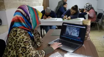 Kilis'te kursiyerler AA'nın 'Yılın Fotoğrafları' oylamasına katıldı