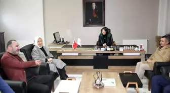 Milletvekili Öznur Çalık, Malatya Eczacılar Odası Başkanı Ebru Sönmez'i ziyaret etti