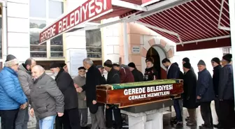 Gerede'de vefat eden 103 yaşındaki emekli imam, görev yaptığı türbeye defnedildi