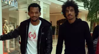 Jailson, Luiz Gustavo ve Garry Rodrigues'den galibiyet kutlaması