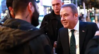 Başkan Böcek Atatürk Caddesi esnafını ziyaret etti