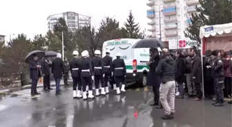 Halı sahada kalp krizinden ölen Sivas Emniyet Müdür Yardımcısının cenazesi memleketine gönderildi -...