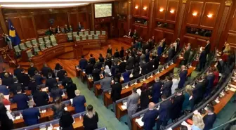 Kosova Meclisinde milletvekilleri yemin etti